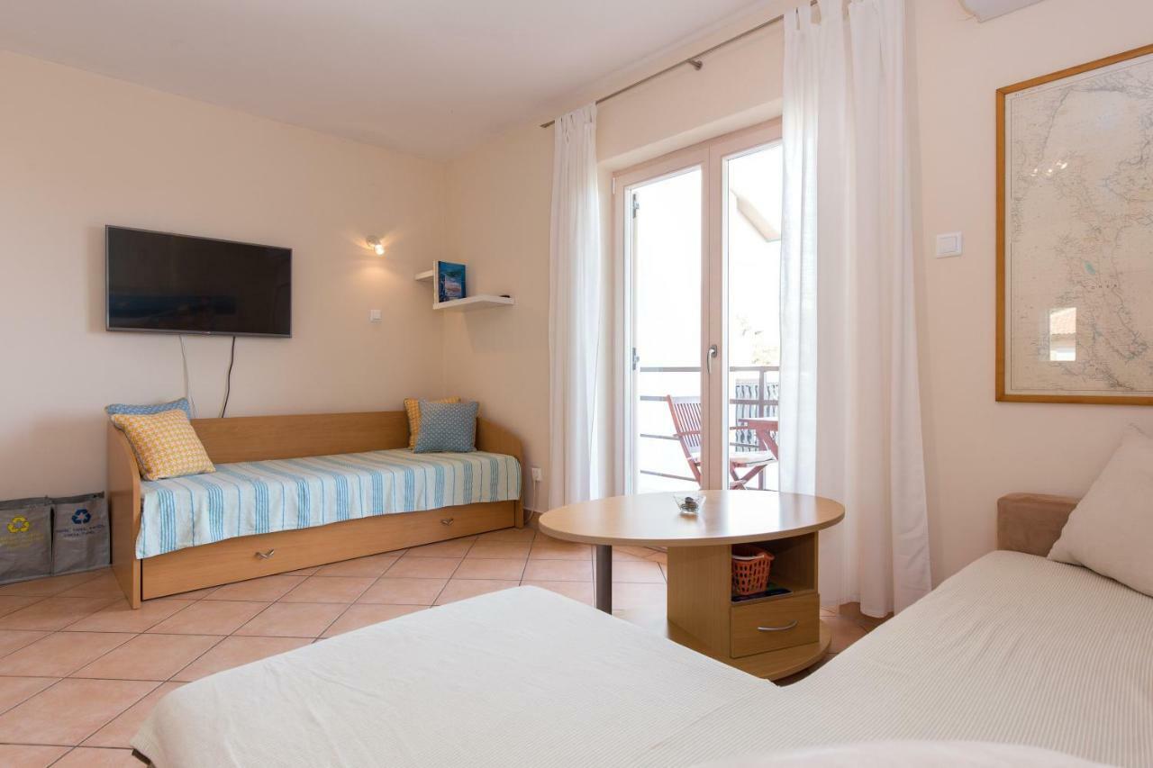 Apartments Marta Krk Town Εξωτερικό φωτογραφία