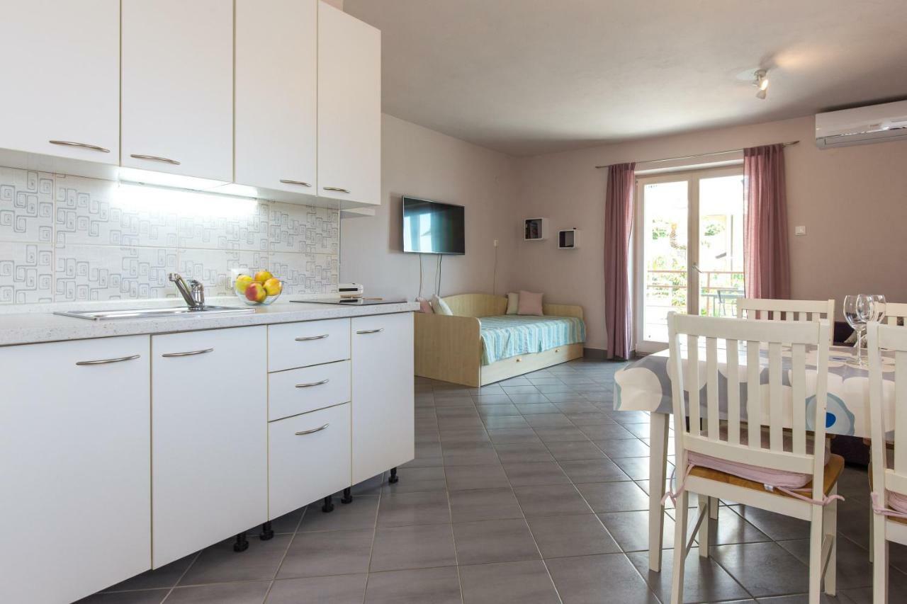 Apartments Marta Krk Town Εξωτερικό φωτογραφία
